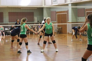 Lucy McGregor ('20) and Bella Miller ('19) prepare for a switch.