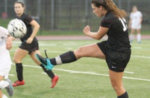 Radnor's Maura Holst scores the game winner.